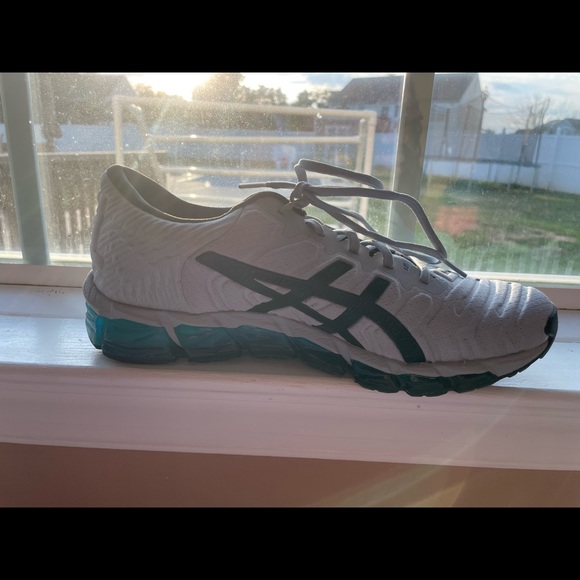 ASICS Running Shoe - Picture 4 of 9